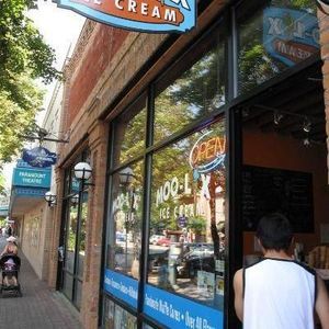 Kelowna Ice Cream Shop
