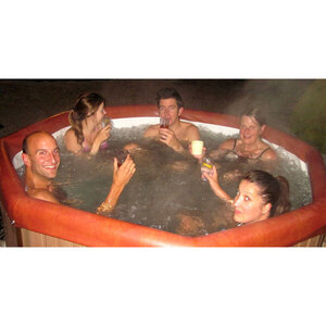 Hot Tub Rental UK - Nottingham, Nottinghamshire, United Kingdom